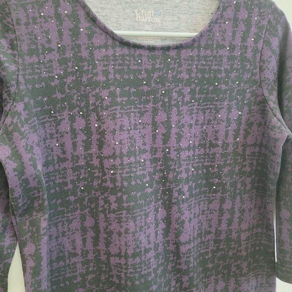 💕 Croft & Barrow Purple & Black Scoop Neck Blouse Top Women's Size XSP - Picture 6 of 8